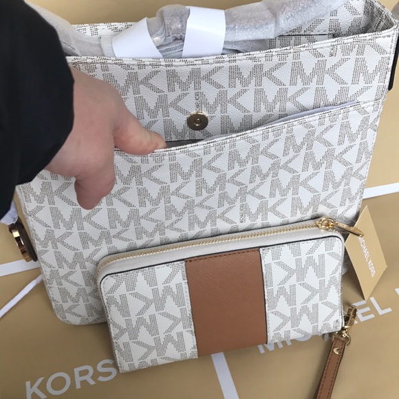 💦🌻Mk messenger set🌻crossbody/large/ vanilla - Picture 4 of 8